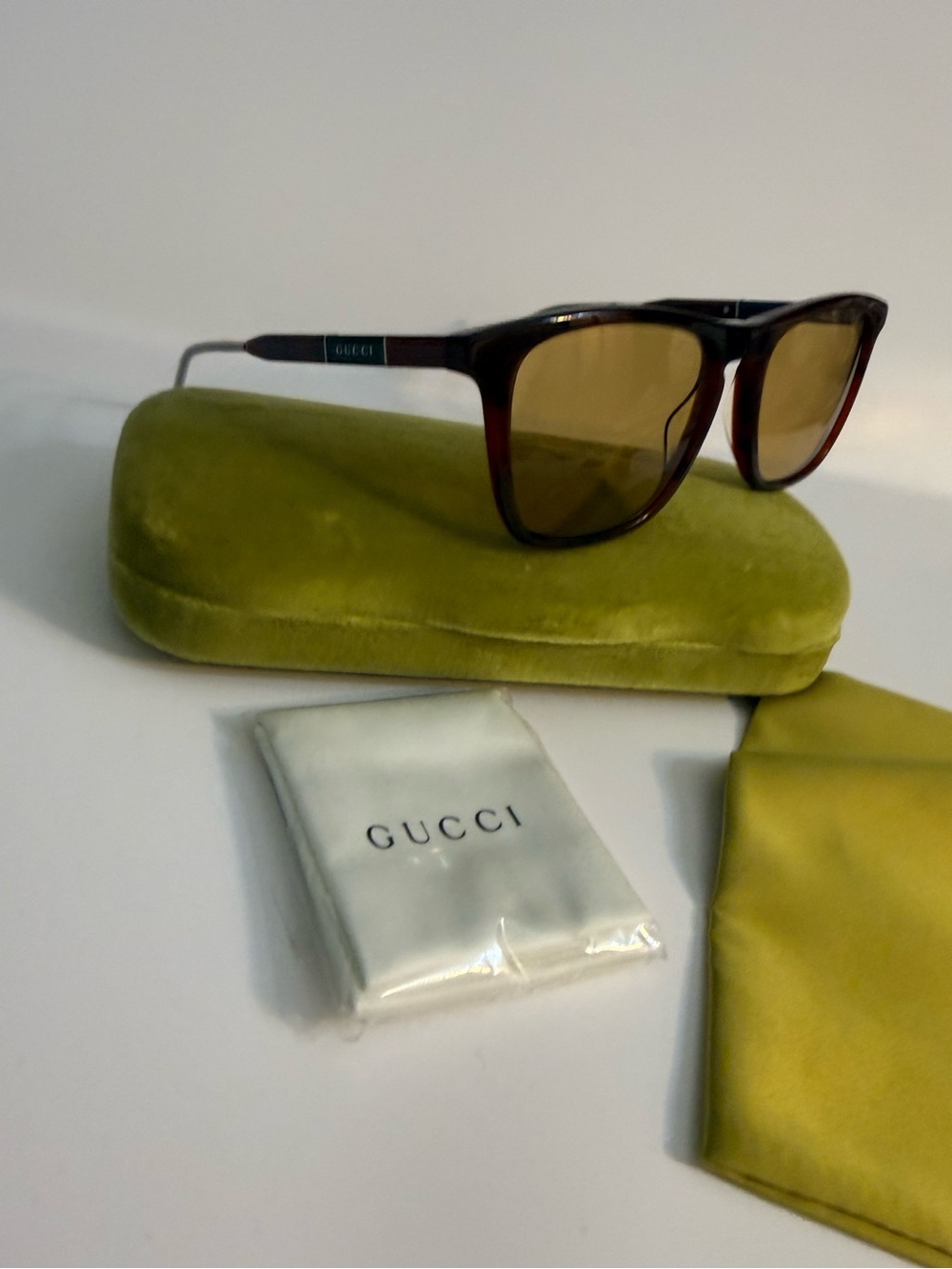 NWT $812 GUCCI  Brown Square Sunglasses GG0843S 003 Unisex